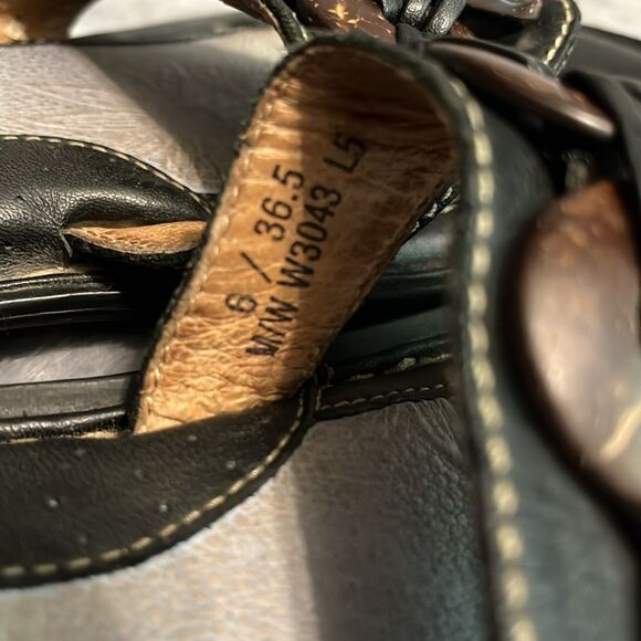 Born Women's Black Leather 3 Discs Slide On Thong Sandals - Picture 6 of 9